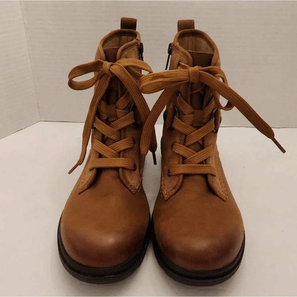Ugg HAPSBURG LACE WATERPROOF LEATHER‎ BOOTS 1120781 women's size 8.5 new!!!